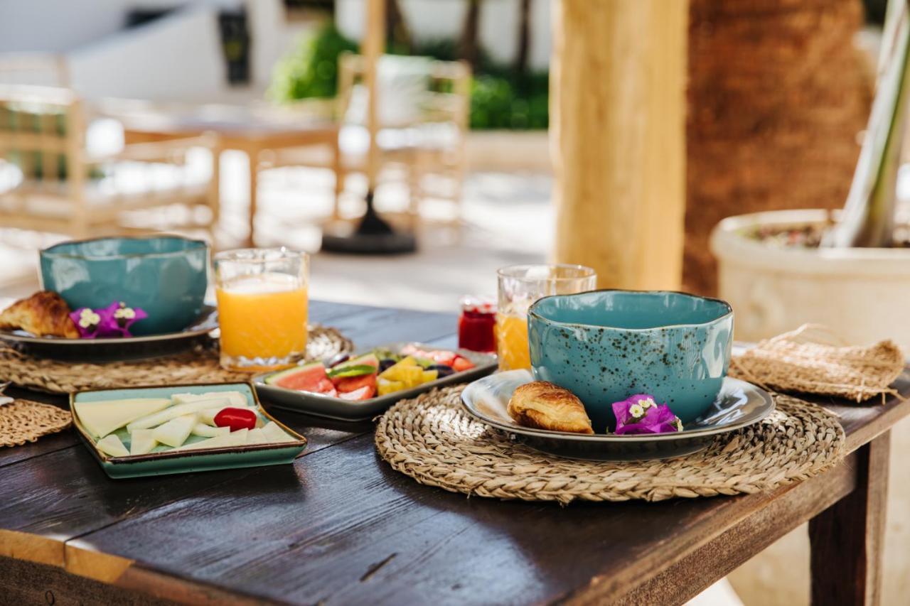 La Bohemia Del Rio Boutique Hotel - Adults Only Санта-Еулалія-дель-Ріо Екстер'єр фото
