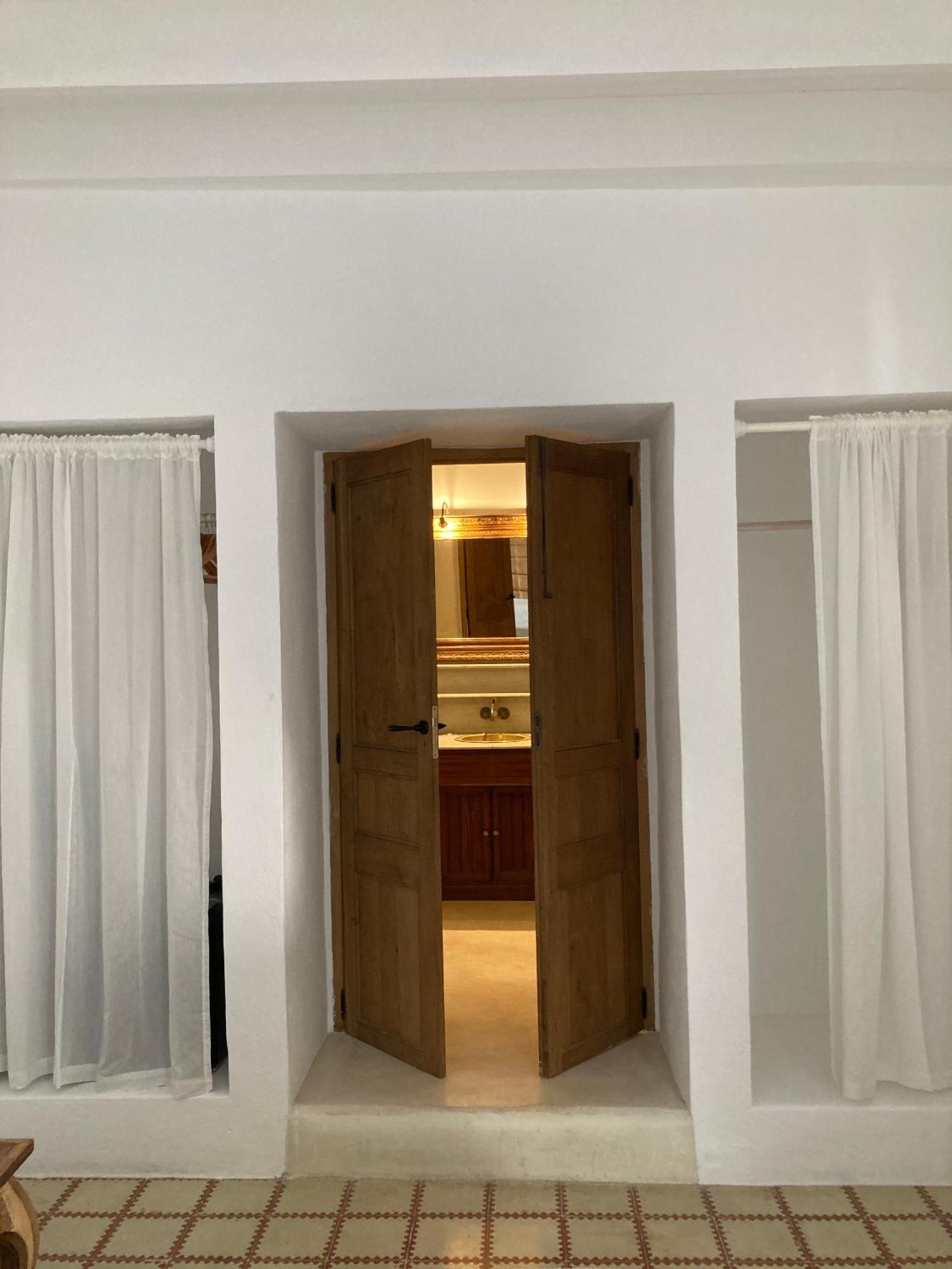 La Bohemia Del Rio Boutique Hotel - Adults Only Санта-Еулалія-дель-Ріо Екстер'єр фото